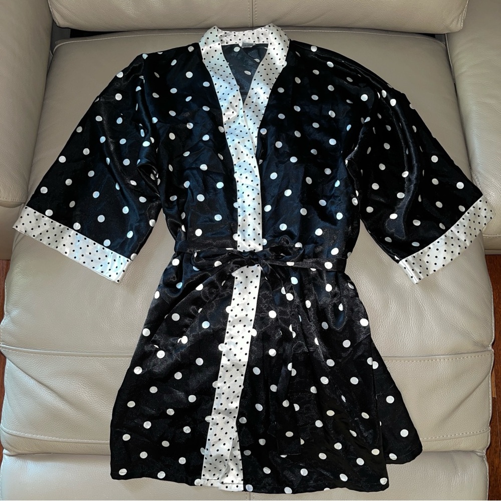 SEDU Polka Dot Black/White Robe size Women Small 100% polyester satin with sash